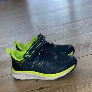 Toddler Boy Banff Trail Navy and Neon Green Sneakers